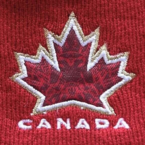 Kids Hockey Canada 2010 Vancouver Olympics Hat - Picture 3 of 6
